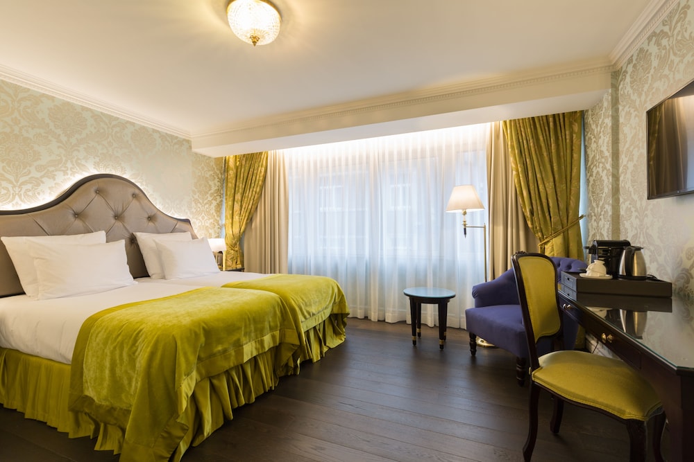 Standard Room, 1 Queen Bed - Photo 9