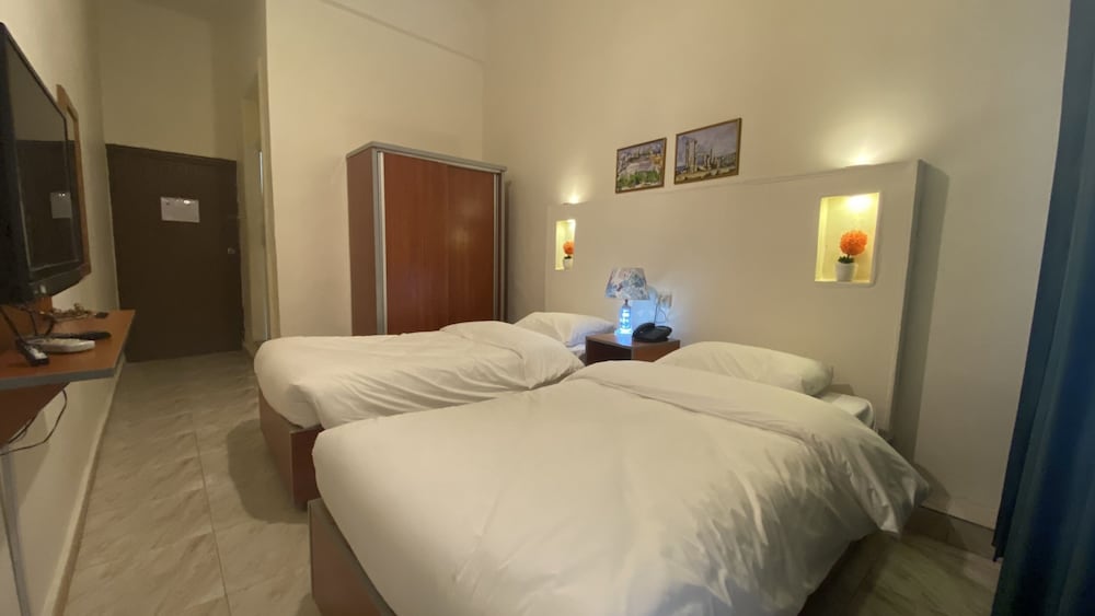 Double Room - Photo 7