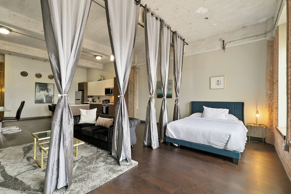Premier Apartment, 2 Bedrooms, City View photo 2