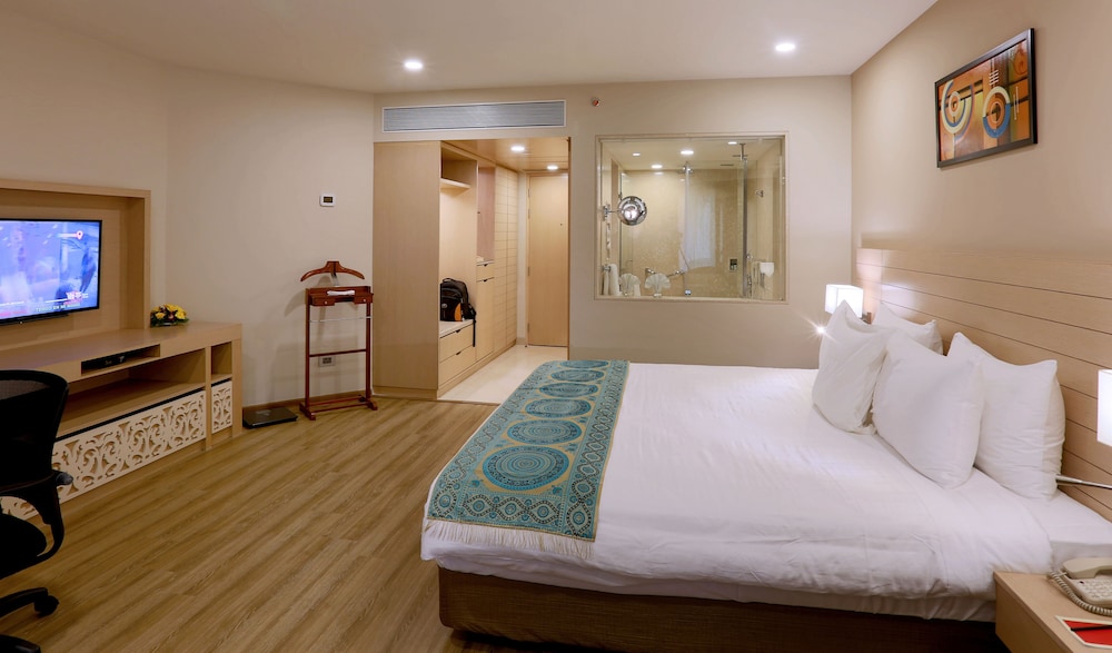 Deluxe Room, 1 Queen Bed, Garden View (Deluxe Room) photo 3
