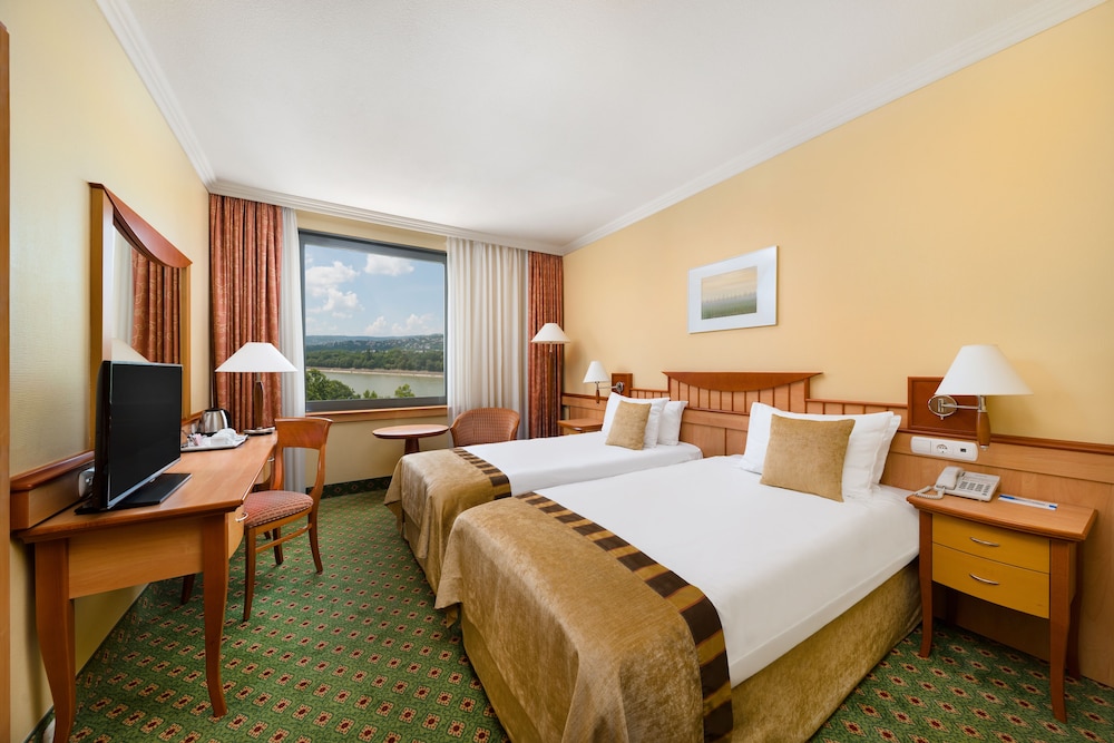 Superior Twin Room, River View