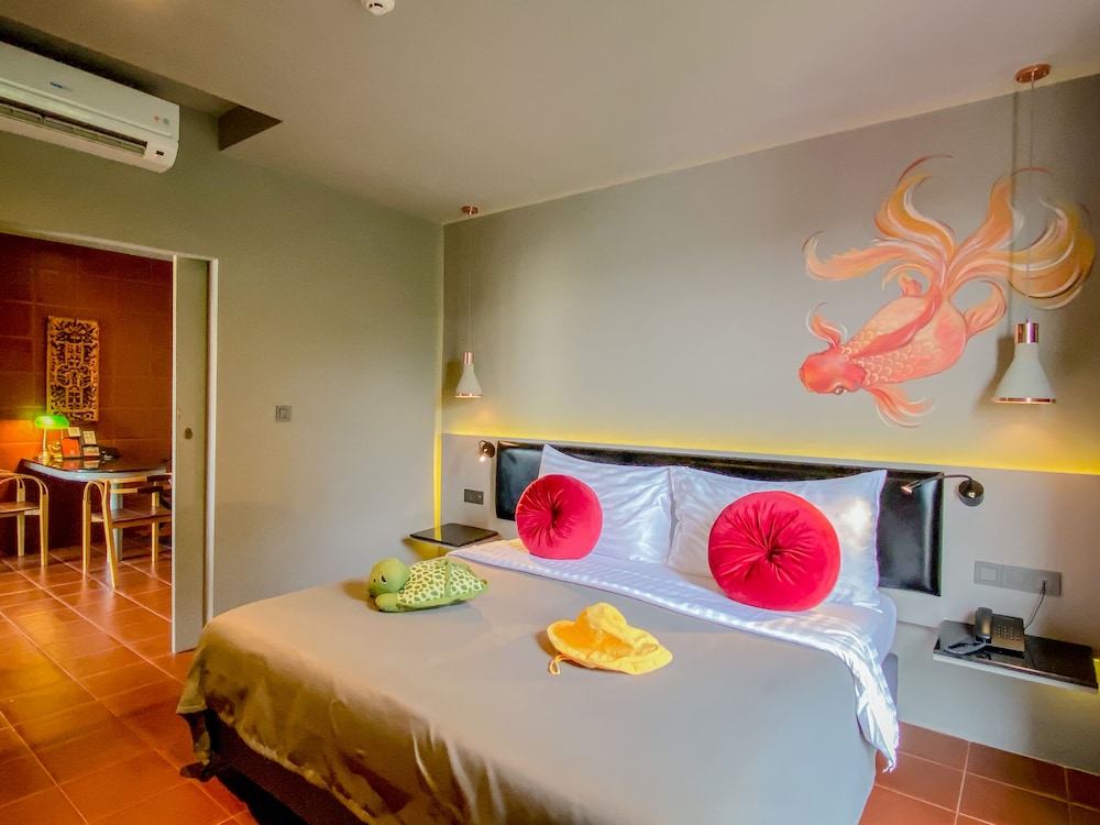 Executive Suite Room - Photo 9