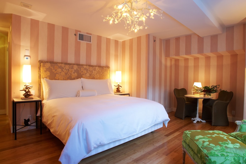 Deluxe Room, 1 King Bed (Spa, Pool, Gym - Woman Only) thumbnail 6