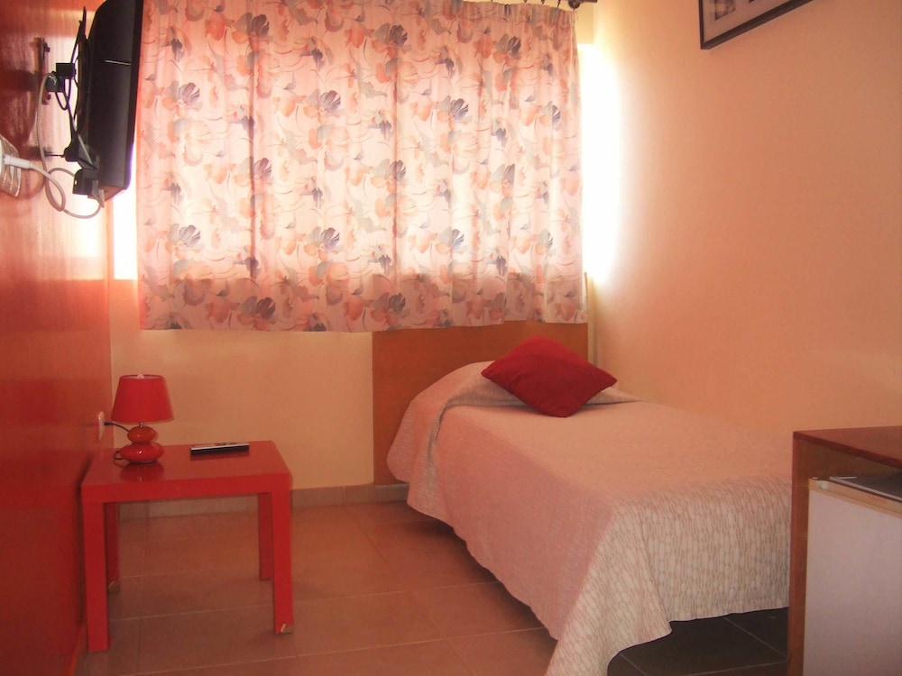 Single Room, Sea View