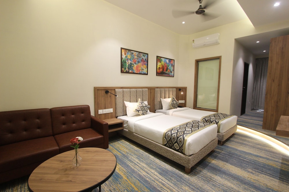Deluxe Twin Room - Photo 1