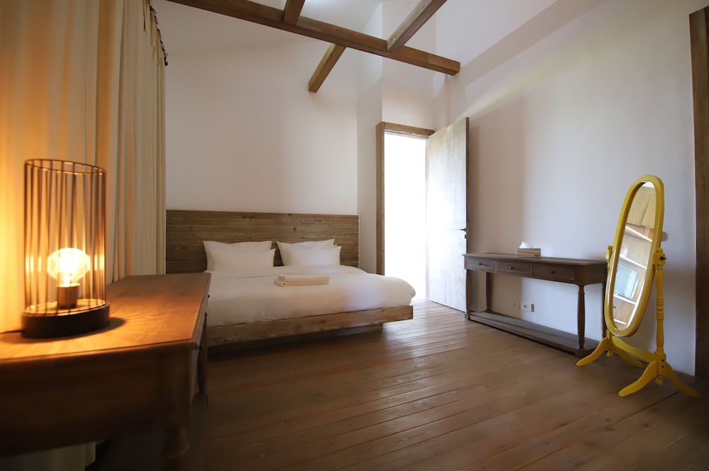 Honeymoon Suite, 1 King Bed, Patio, Beach View