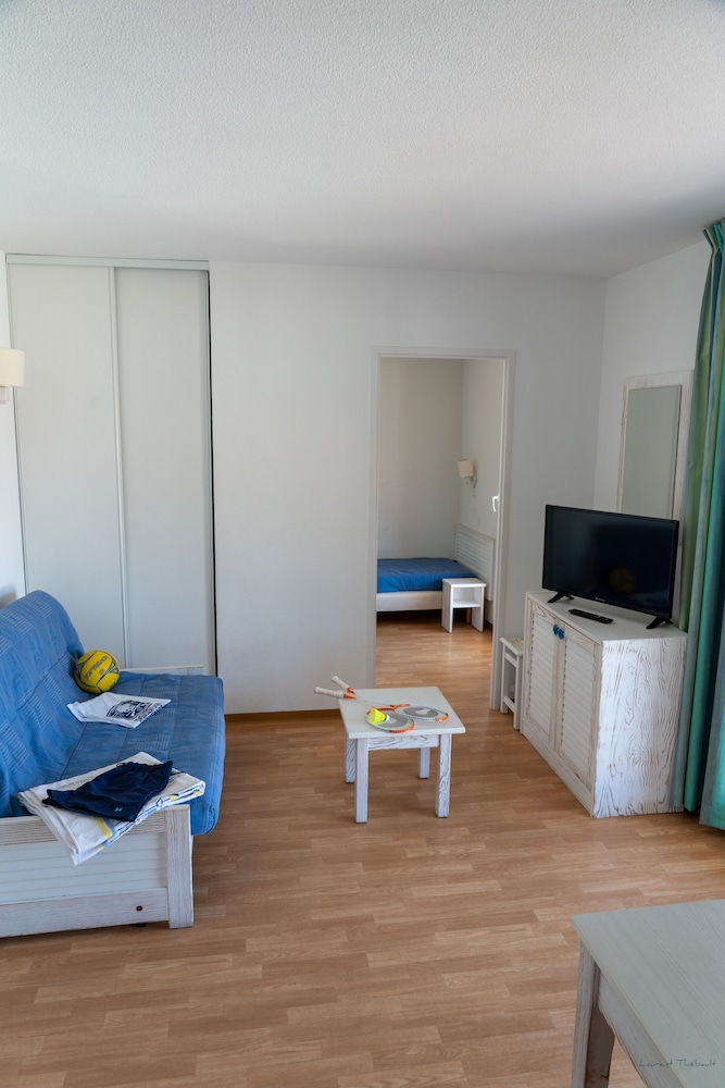 Apartment, 2 Bedrooms - Photo 11