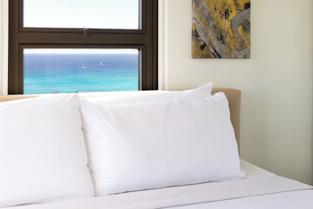 Premium Remodeled Condo with Ocean View and Parking: Premium Apartment, 1 King Bed with Sofa bed, Ocean View (WB 2713 T1) photo