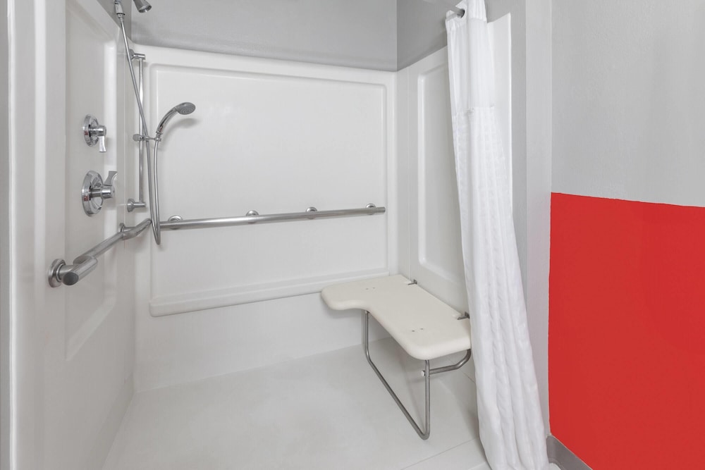 Room, Accessible - Photo 4