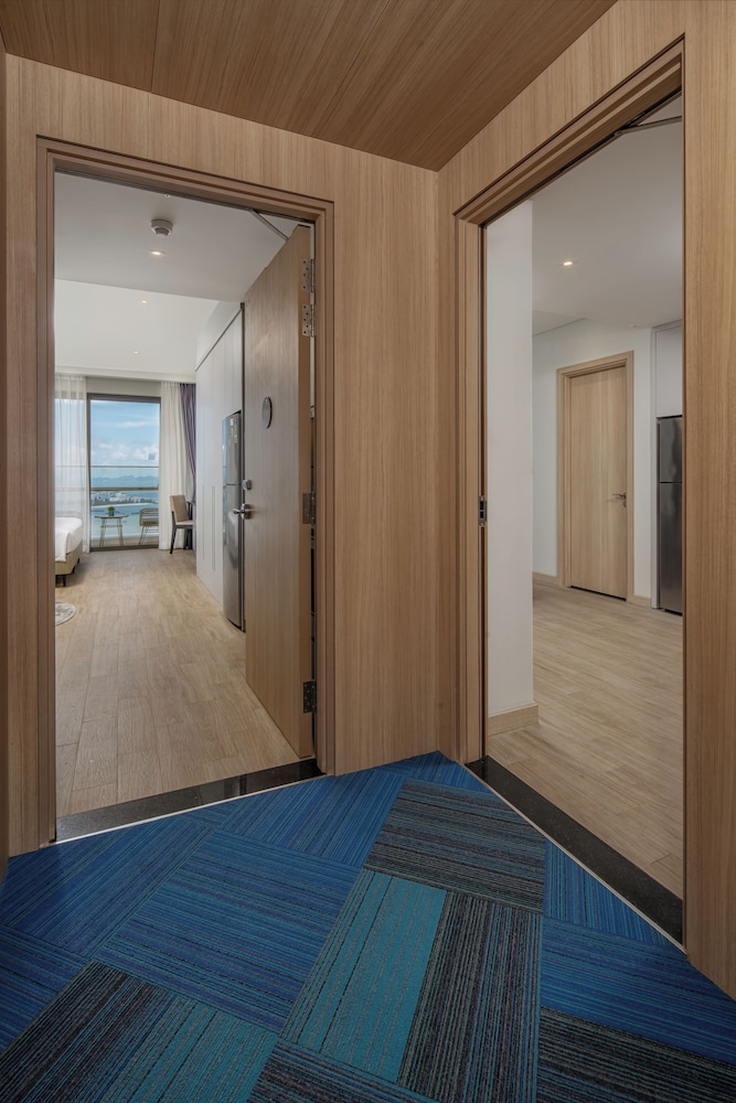 Premier Room, 2 Bedrooms - Photo 9