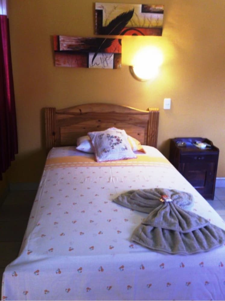 Standard Single Room, River View, Garden Area photo 2