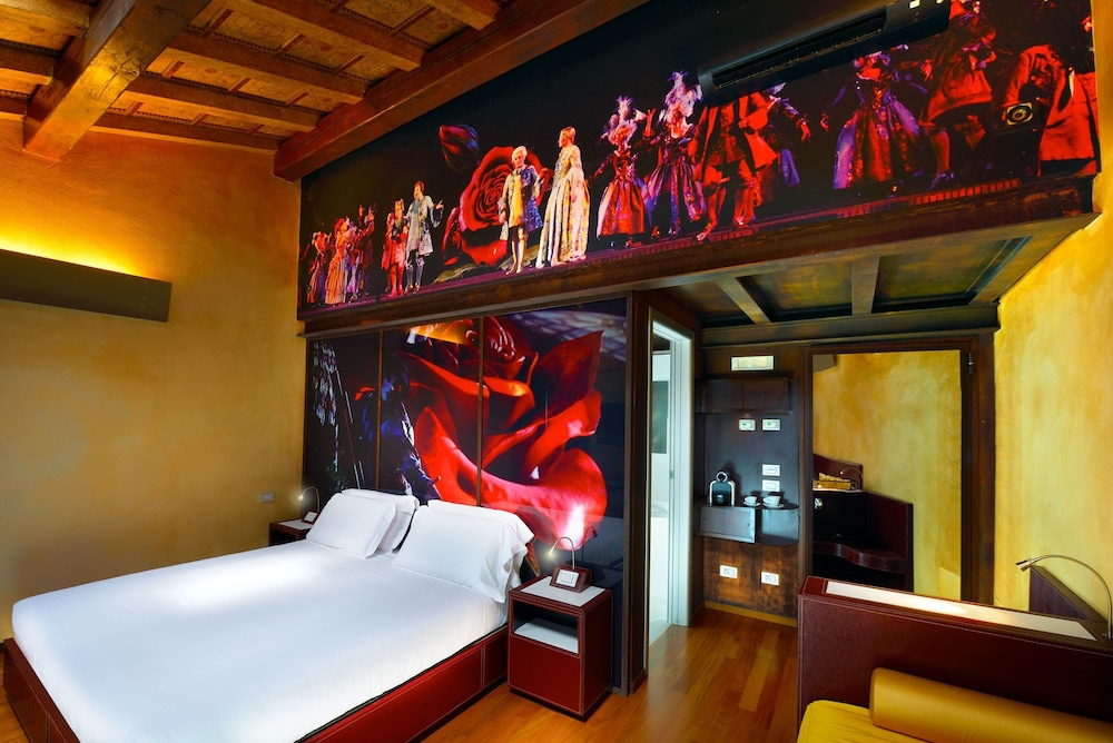 Deluxe Double or Twin Room, Arena View, Annex Building photo 1