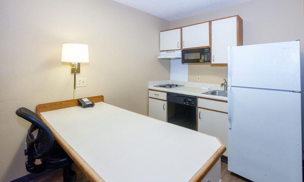 Deluxe Studio Suite, 1 Queen Bed With Sofa Bed, Accessible, Non Smoking photo 2