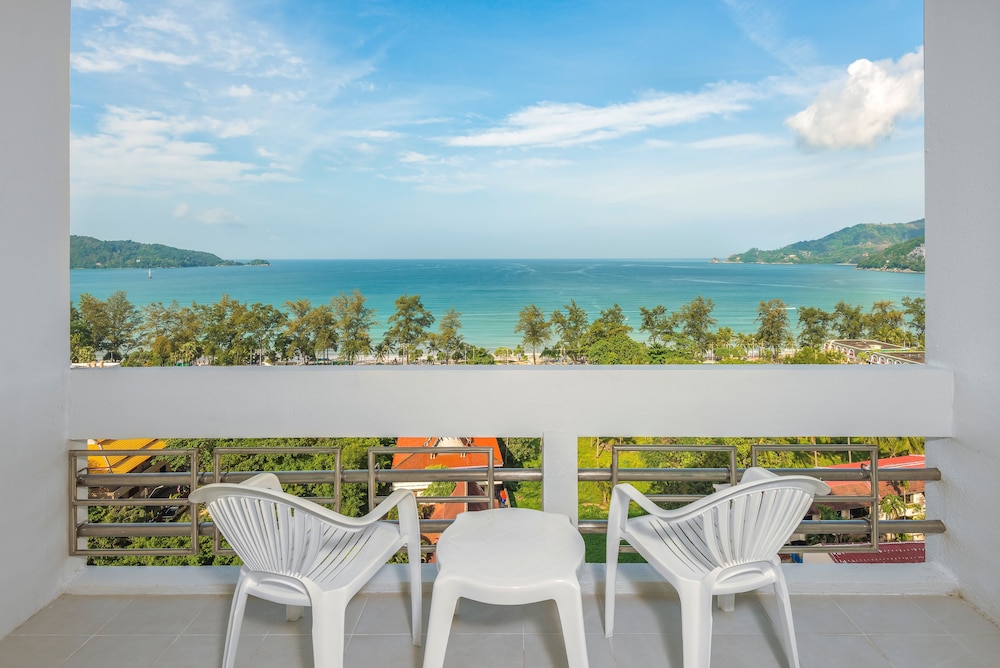 Deluxe Room, Sea View - Photo 5