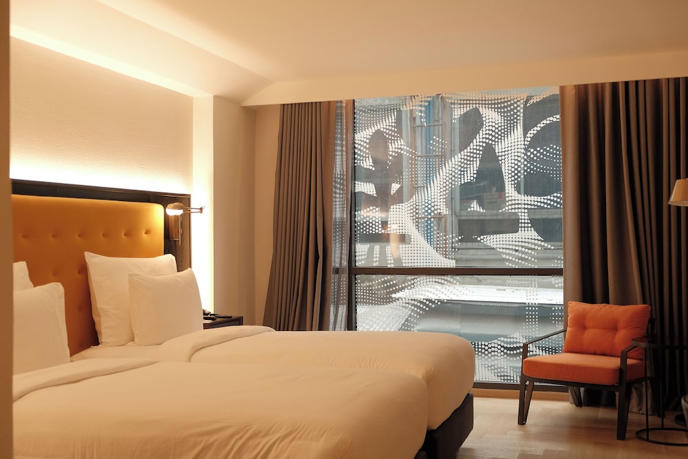 Twin Room (Downtown)