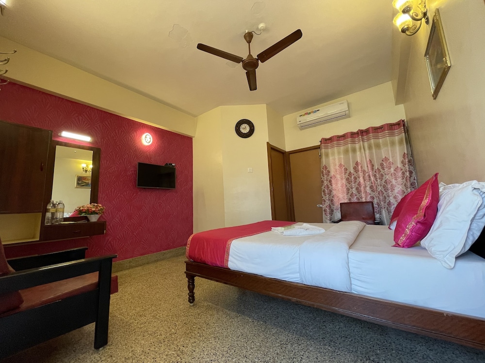 Executive Room, 1 King Bed, Non Smoking, City View photo 3