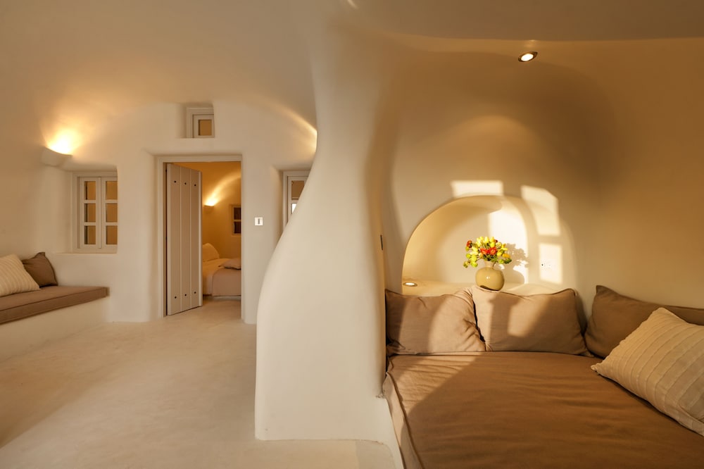 Poolfront Suite with Indoor Hot tub Caldera View - Photo 8