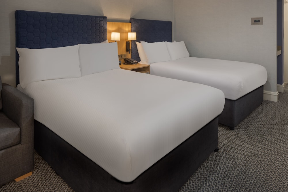 Room, 2 Double Beds - Photo 4