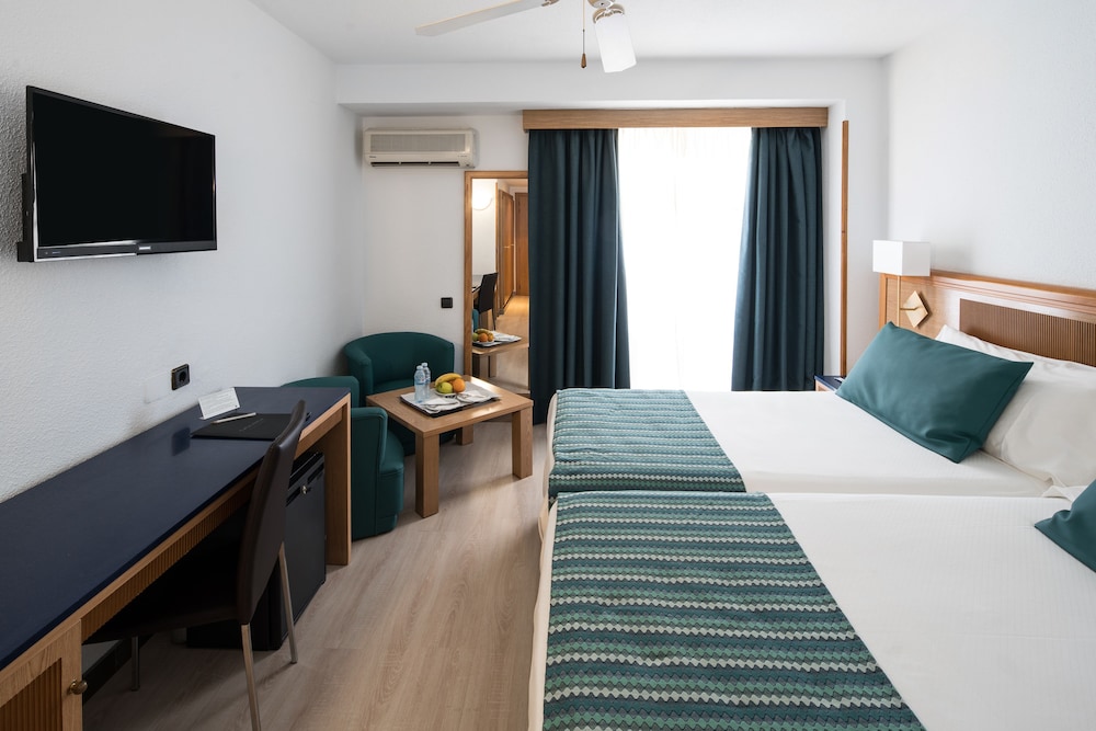 Premium Room (Single Use) - Photo 1