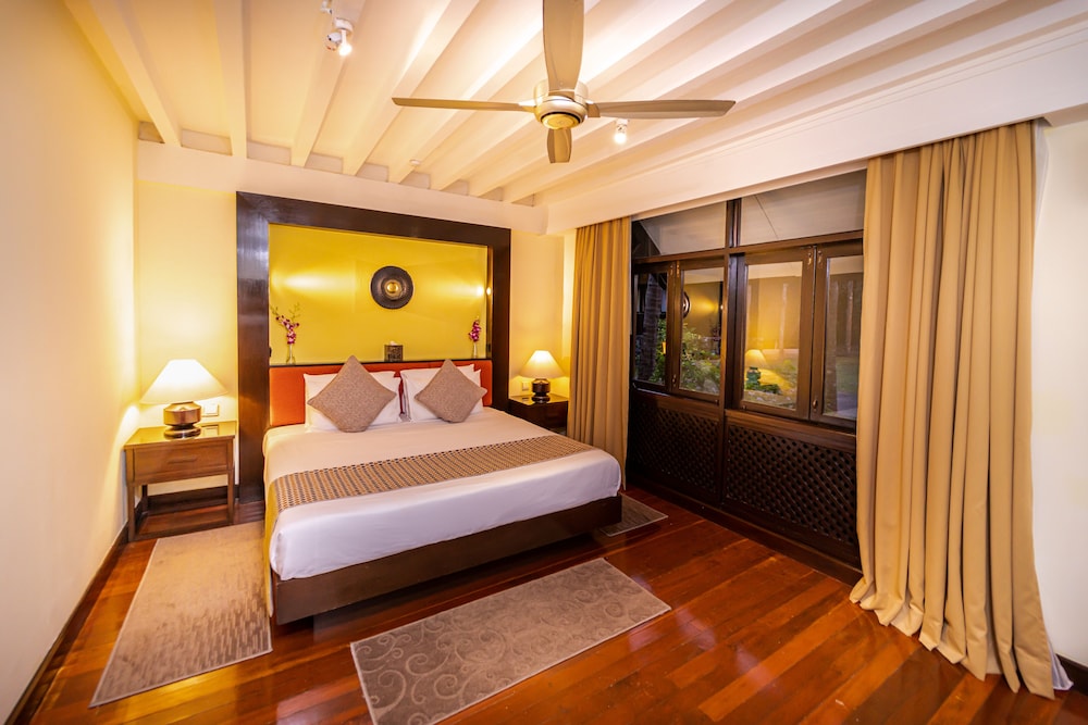 One Bedroom Garden View Suite - Photo 3