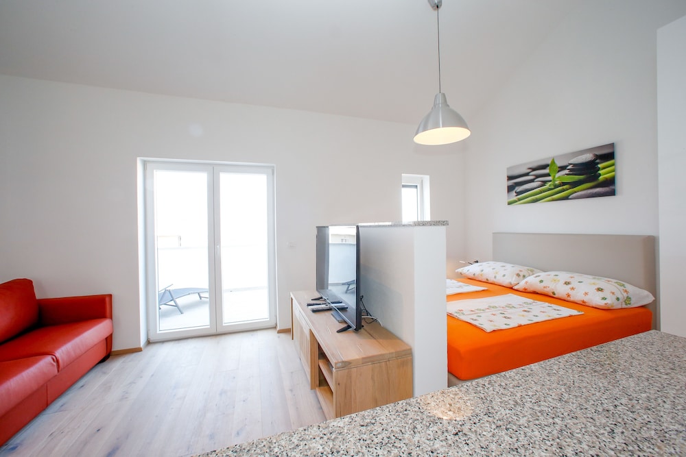 Superior Studio, Sea View