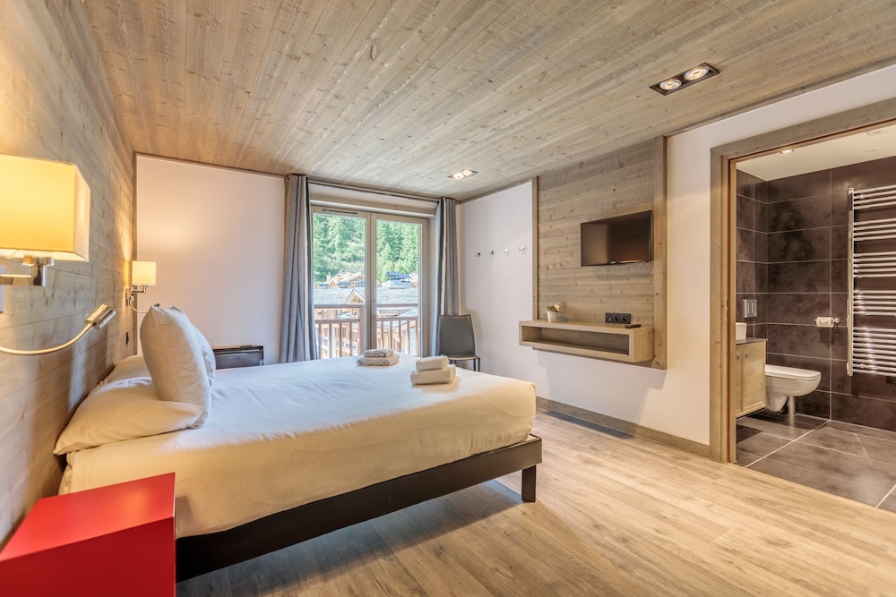 Chambre Supérieure Double ou avec lits jumeaux, balcon