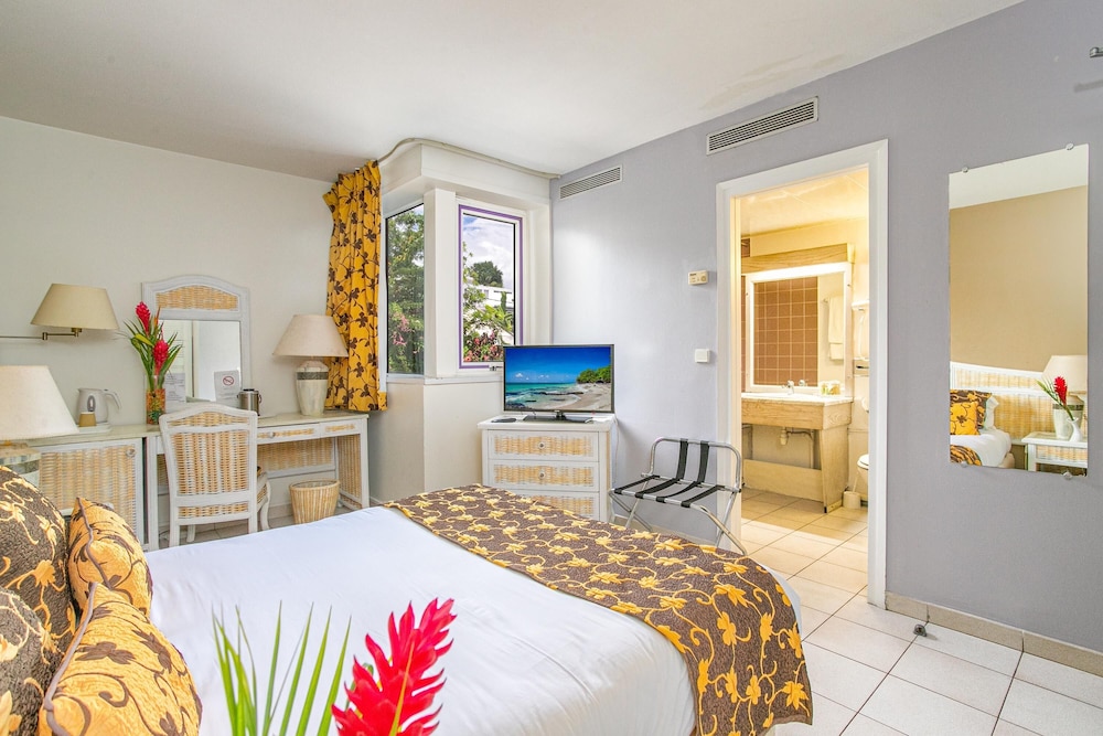 Superior Room, Sea View (Elevator) - Photo 6