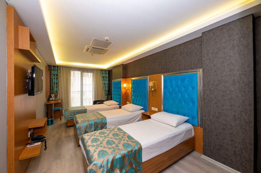 Deluxe Triple Room photo 1
