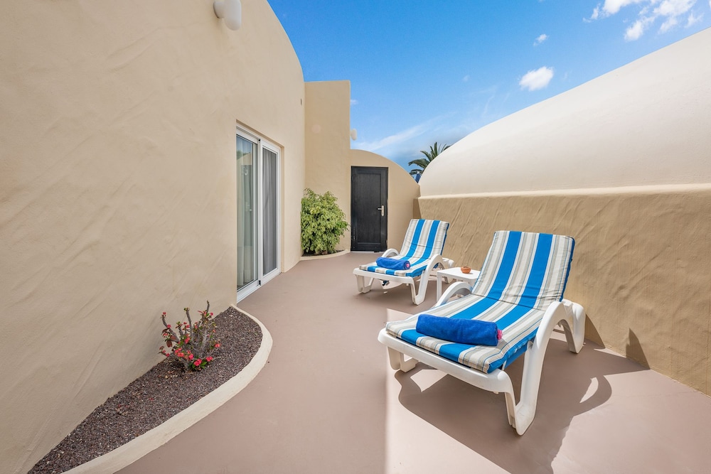 Suite, Patio (Terrace, 1 adult and 2 children)