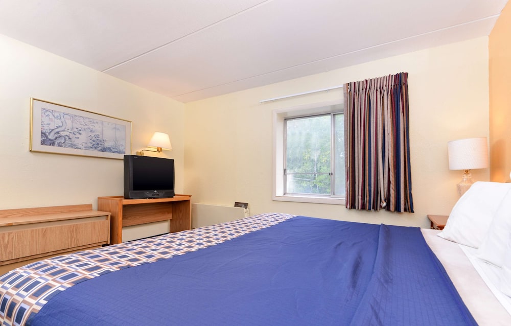 1 King Bed Kitchenette Suite NS photo 2