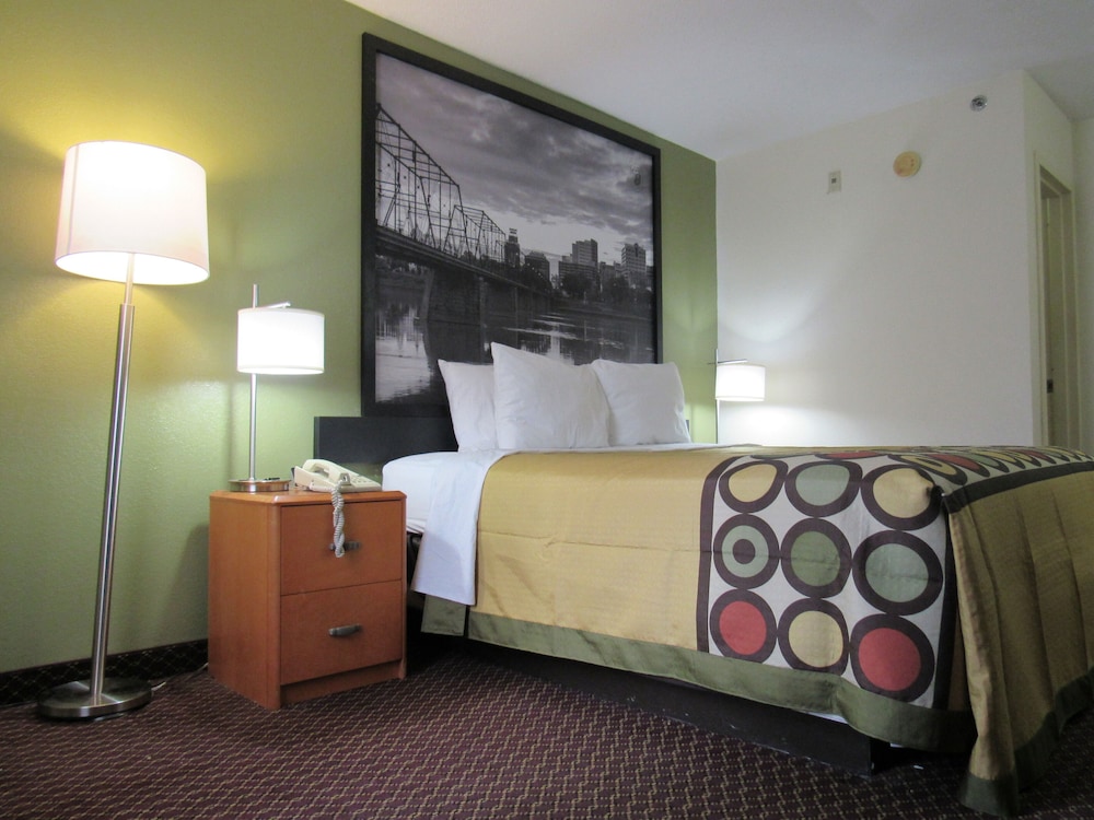 Room, 1 King Bed, Non Smoking - Photo 2