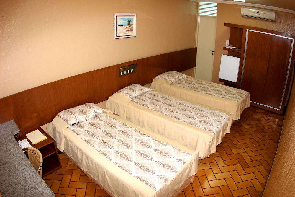 Executive Room - Photo 16