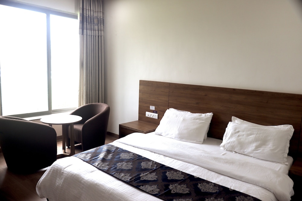 Standard King Room photo 1