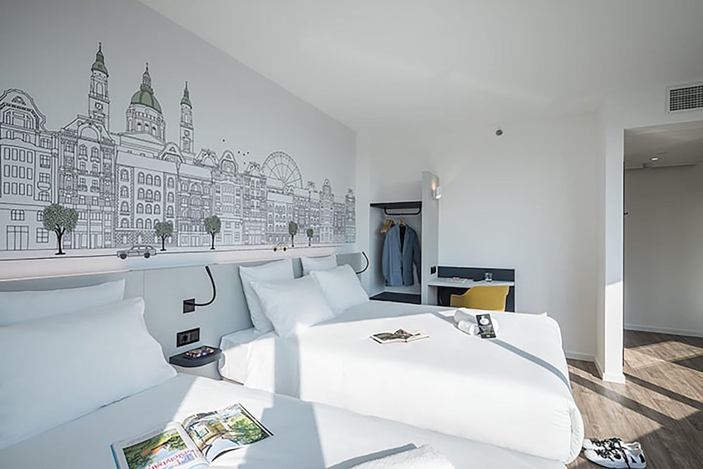 Triple Room, River View