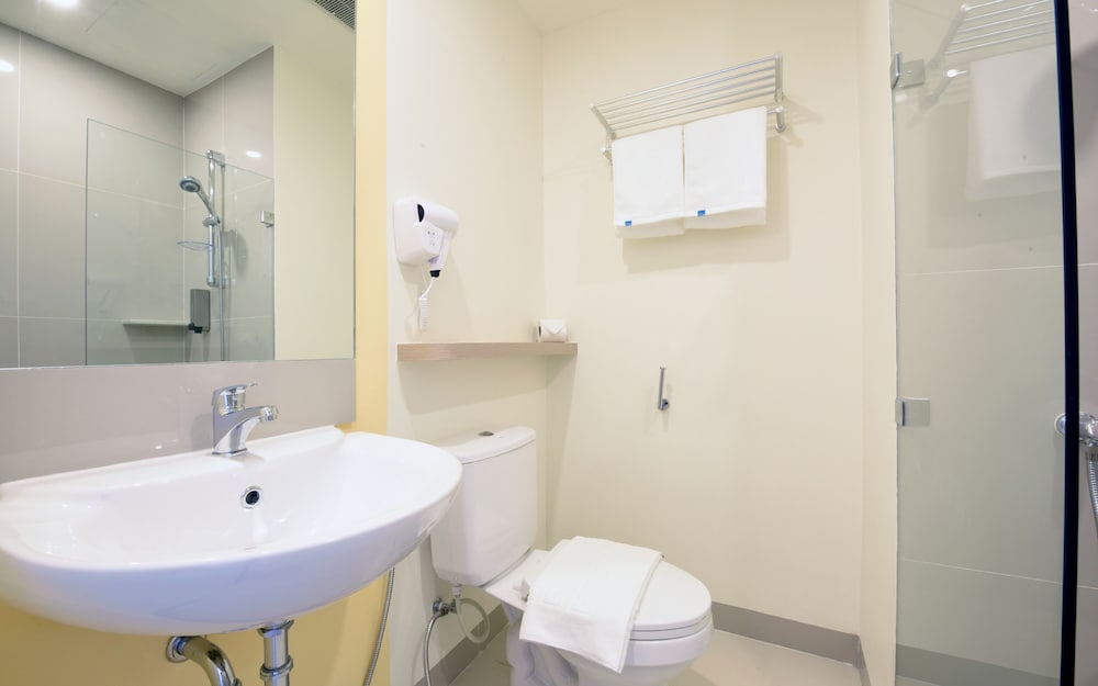 Standard Twin Room - Photo 4