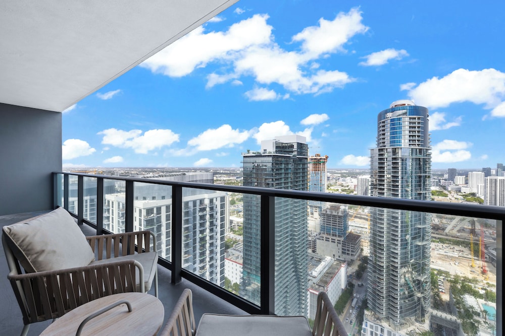 Luxury Apartment, 2 Bedrooms, City View photo 3