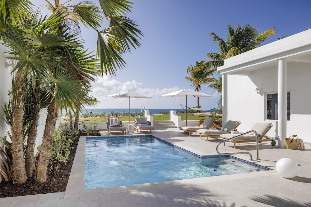 Three Bedroom Beachfront Villa At Rendezvous Beach