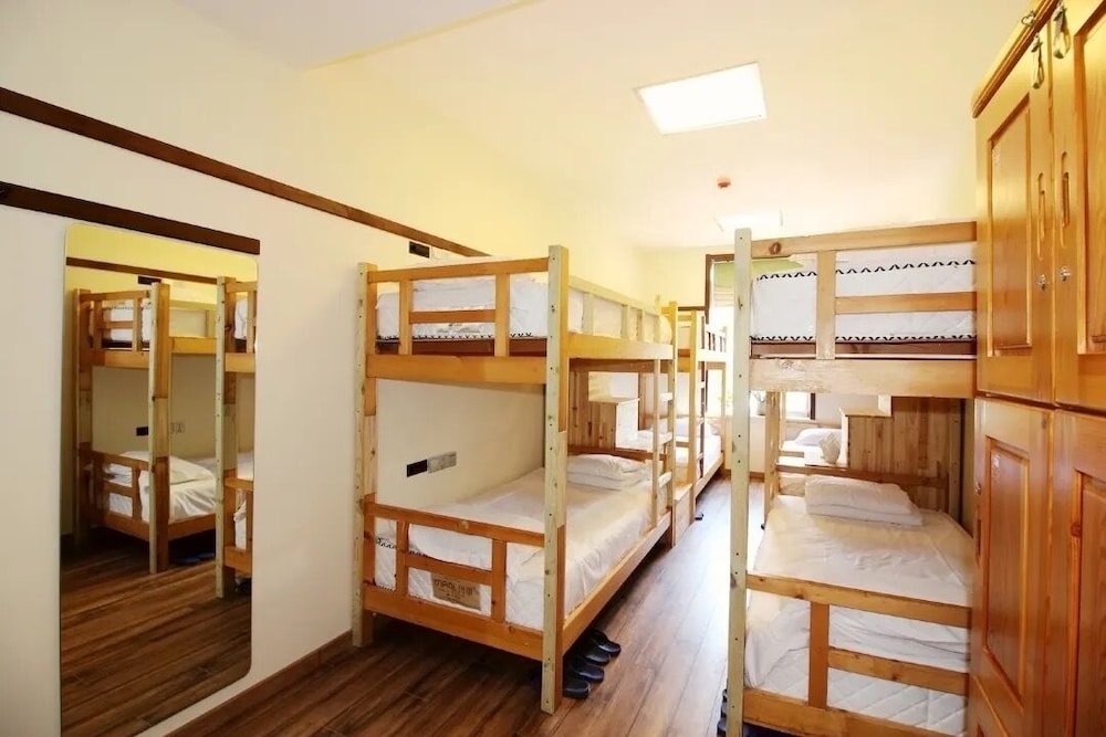 Standard Shared Dormitory, Men only, Non Smoking, Shared Bathroom photo 2