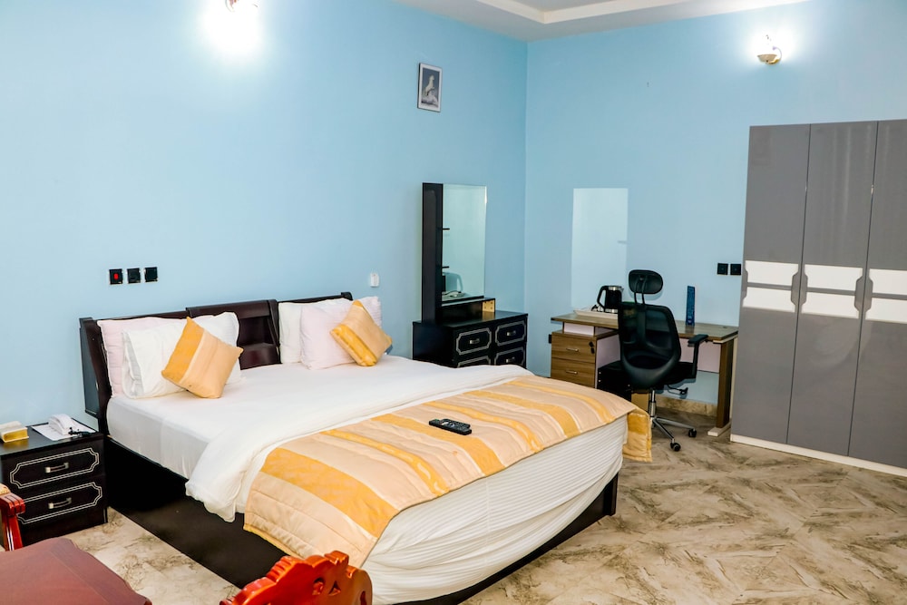 Superior Room, 1 King Bed, Non Smoking photo 3
