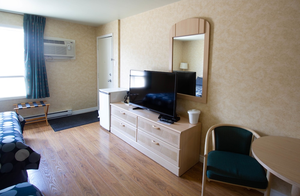 Standard Room, 2 Queen Beds photo 3