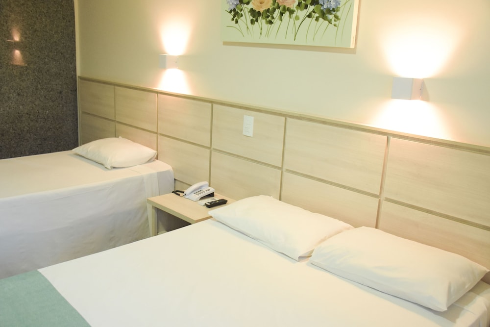 Deluxe Triple Room - Photo 8