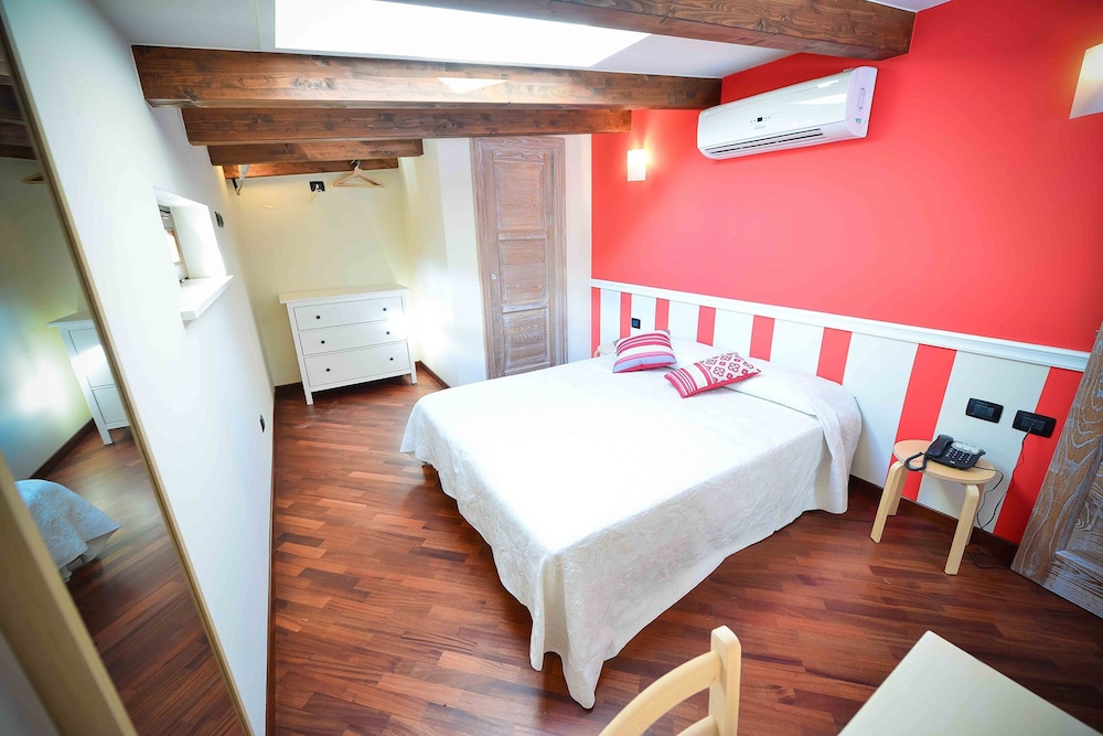 Standard Room photo 1