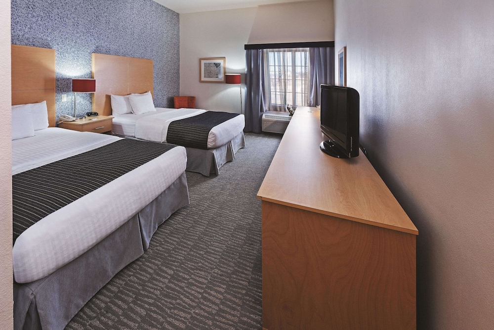 Room, 2 Queen Beds, Non Smoking - Photo 2