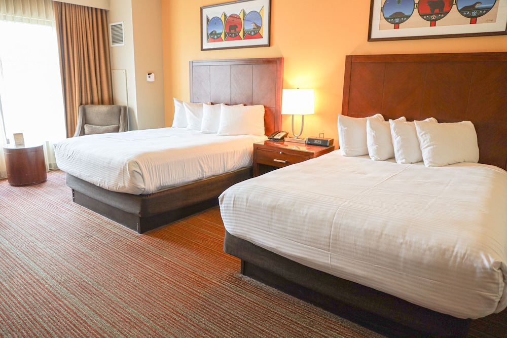 Standard Room, 2 Queen Beds photo 3