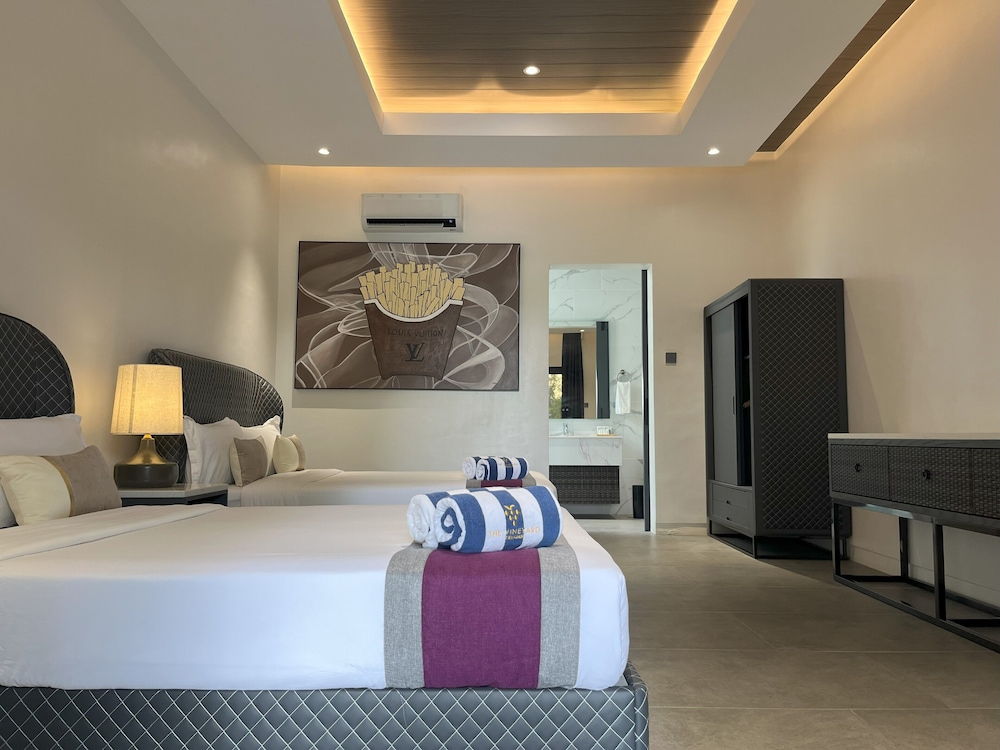Luxury Villa, 4 Bedrooms - Photo 3