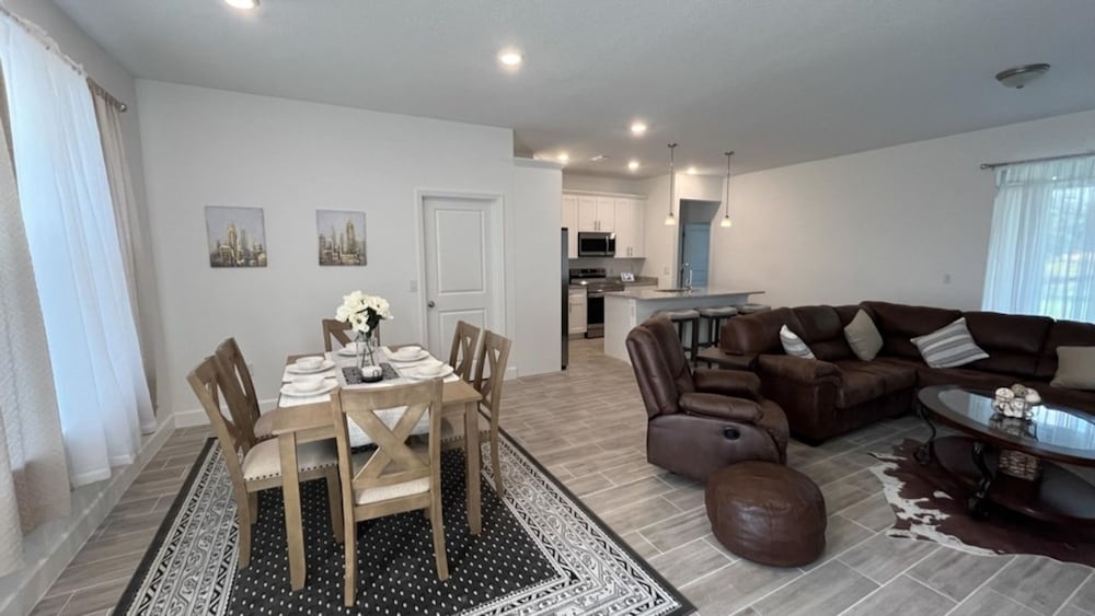 Brand New Spacious 3 Bedroom Home, Billede 31