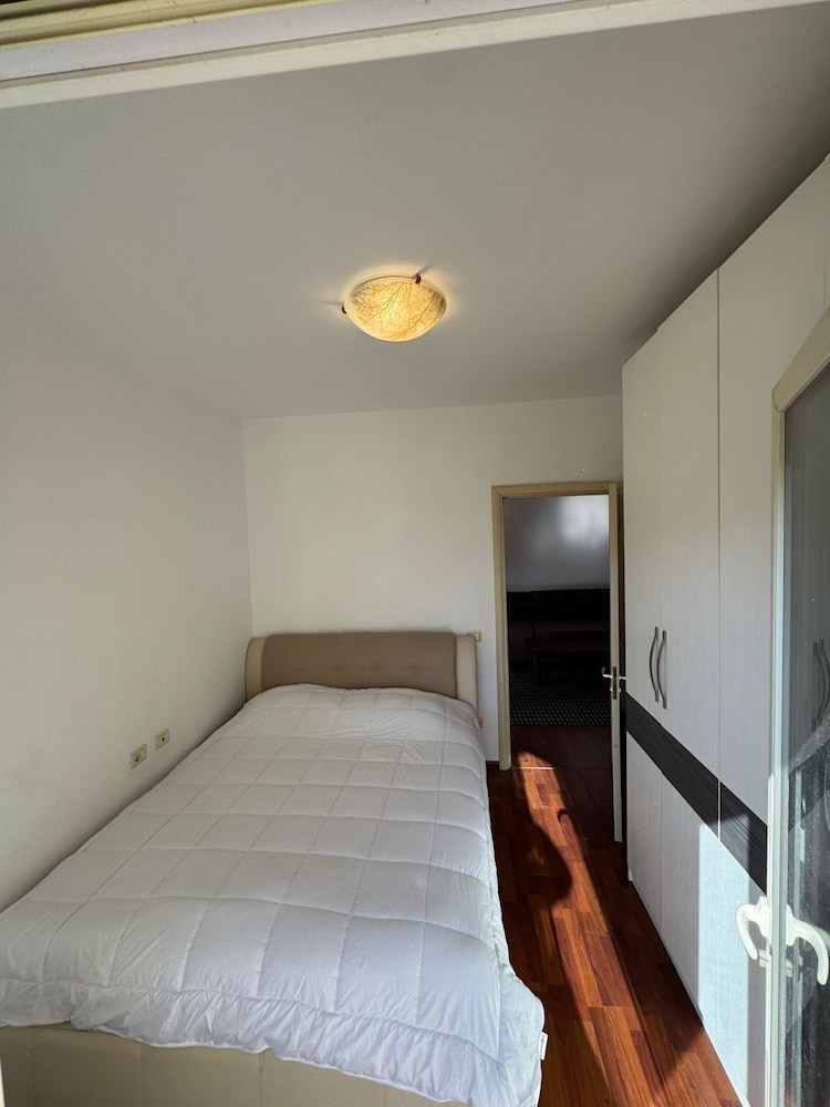 Family Apartment, 2 Bedrooms, Balcony, Partial Ocean View