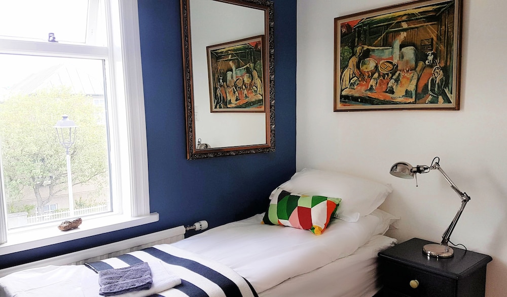 Standard Twin Room - Photo 7