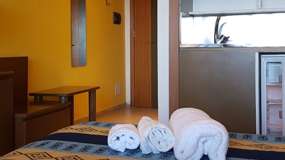 Superior Triple Room - Photo 4