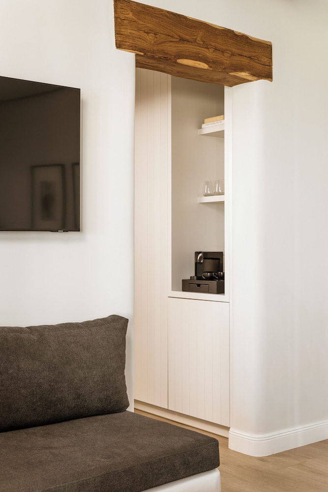 Signature Suite with Sea View - Photo 5